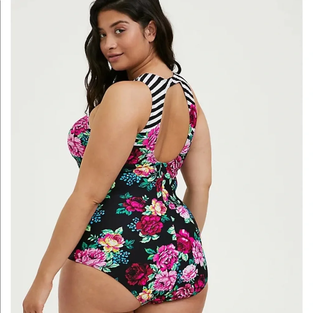 New! Torrid sz 2 Floral Stripe Bathing Swim Suit size 2X - Picture 3 of 3